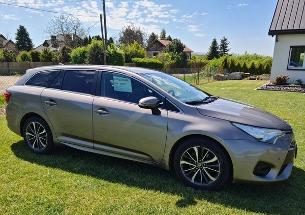 Toyota Avensis cena 49500 przebieg: 188138, rok produkcji 2016 z Przemyśl małe 172